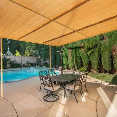 Large Home With Pool + Jacuzzi Лос Анджелис Екстериор снимка